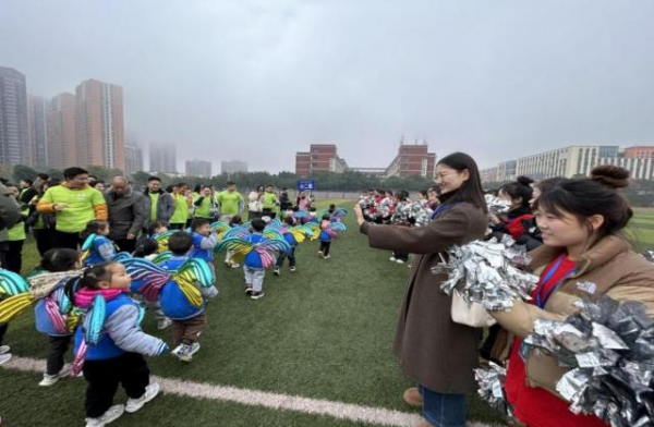 【二级学院动态】学校教育学院携手中艺白鹿山幼儿园举办亲子运动会