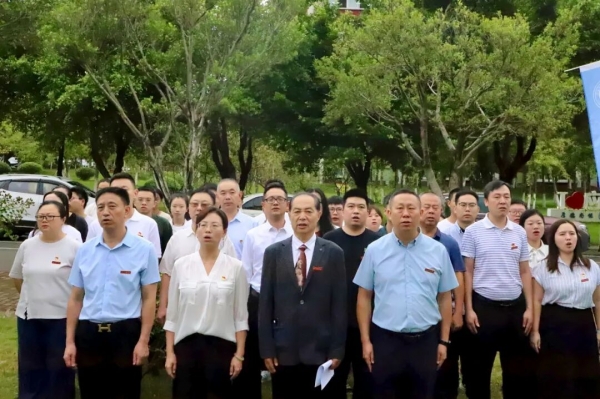 学校举行国家烈士纪念日主题纪念活动暨校友英烈园奠基仪式