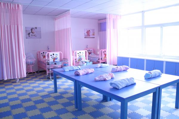 婴幼儿托育服务与管理.JPG